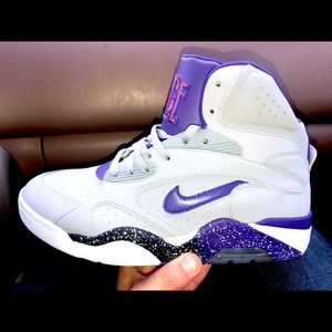 Men’s size 11 Nike Air Force 180 Mid Wolf Grey Court Purple 2012